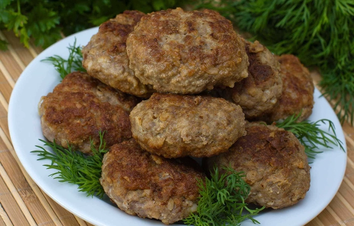 Çalt we aňsat bişýän kotlet dagy