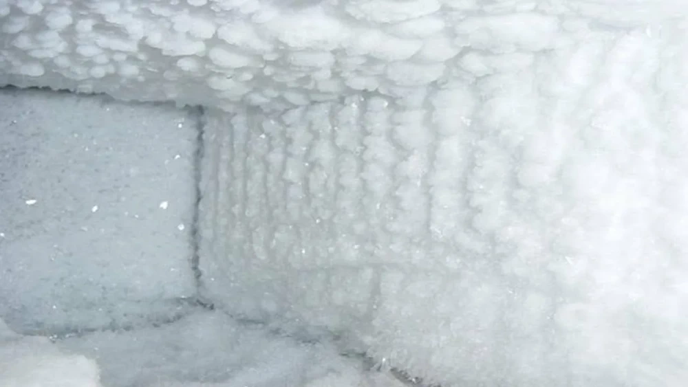 Как быстро разморозить холодильник без системы No Frost и замедлить появление льда