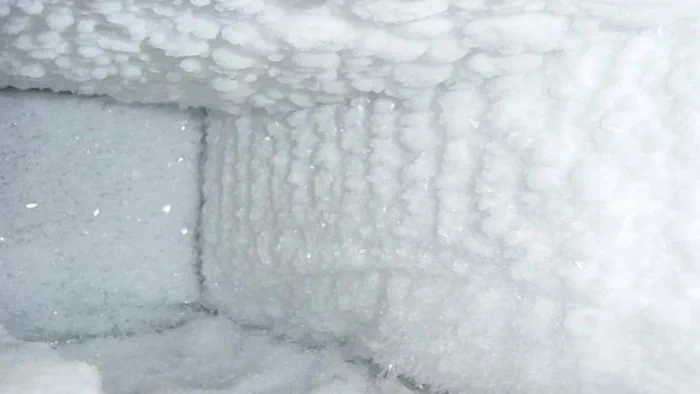 Как быстро разморозить холодильник без системы No Frost и замедлить появление льда