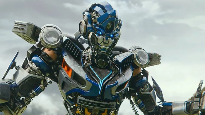 «Transformers» filminiň edebi esasy iki görnüşde ýazylýar