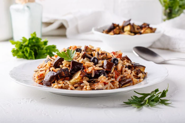 Турецкий плов с баклажанами и овощами: восточный колорит на вашей кухне