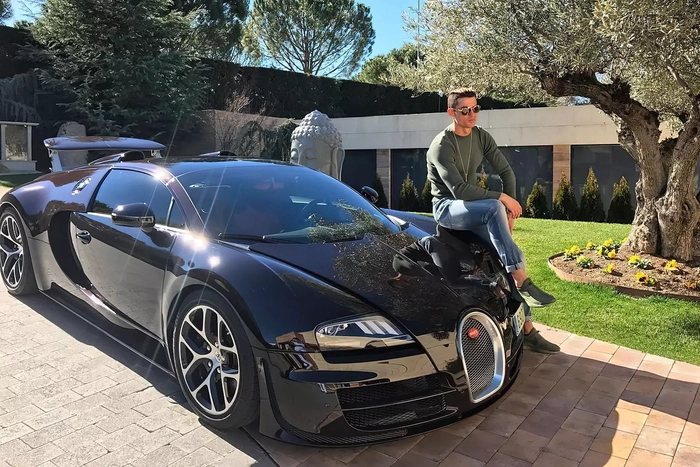 Ýyldyzyň her bir ädimi üns merkezinde: Ronaldunyň dogduk watanynda 2 mln dollarlyk ulagynda gezelenç edýän pursatlary paýlaşyldy