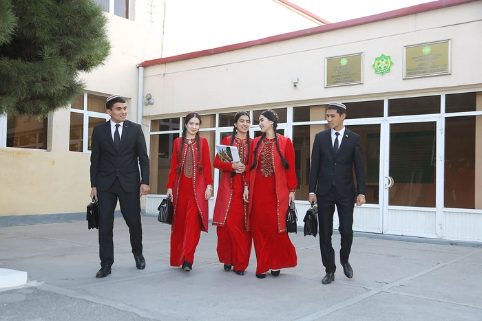 Aşgabat maliýe-ykdysady orta hünär okuw mekdebi dalaşgärlere garaşýar