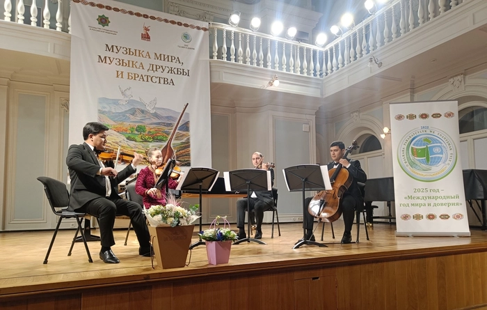 «Parahatçtylyk sazy, dostluk, doganlyk sazy»: Moskwada türkmen-rus konserti guraldy