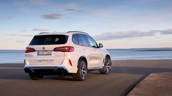 BMW X5 нового поколения получит версии на бензине, дизеле, электричестве и водороде