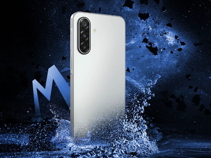 «Samsung Galaxy M17» smartfony hödürlendi: amatly baha we ýokary hilli displeý