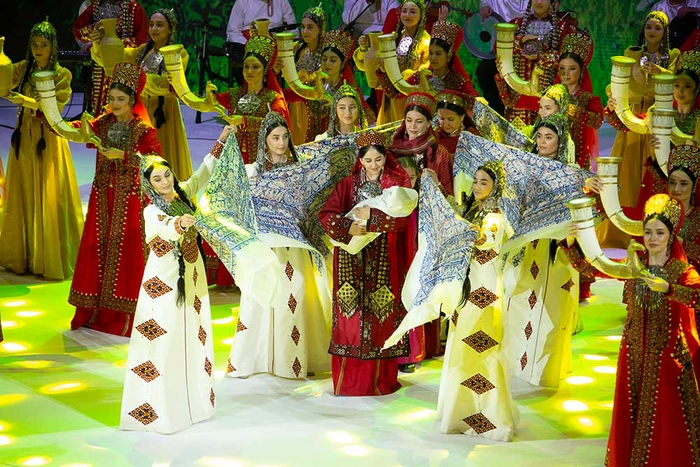 Ýurdumyzyň teatrlarynda «Hemişelik Bitaraplyk — dost-doganlyk binýady» atly hepdelik guralar