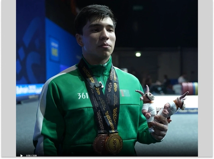 Türkmen agyr atletikaçysy Bahreýnde geçýän ýaşlaryň Aziýa oýunlarynda täze rekordyň eýesi boldy
