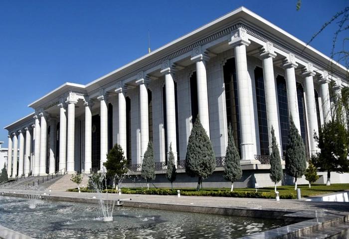 Deputatlaryň dykgatyna: Türkmenistanyň Mejlisiniň ýedinji çagyrylyşynyň on birinji maslahaty 22-nji noýabrda geçiriler