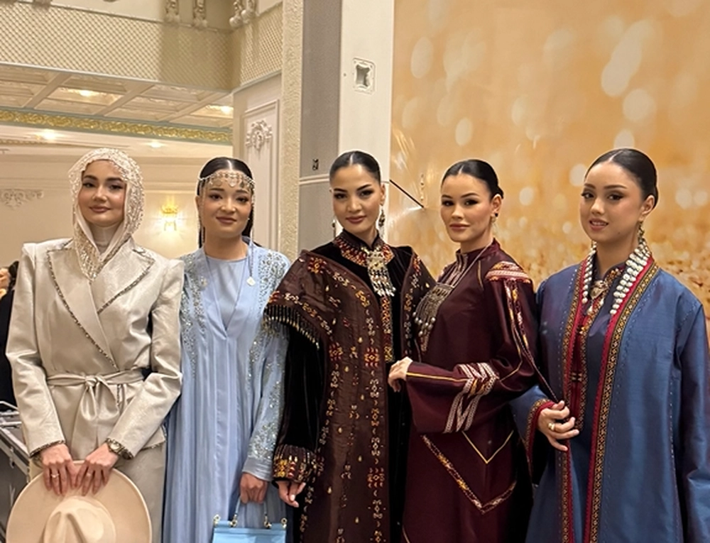«Ashgabat Fashion Show»: Milli öwüşginler we döwrebap moda bir sahnada jemlendi