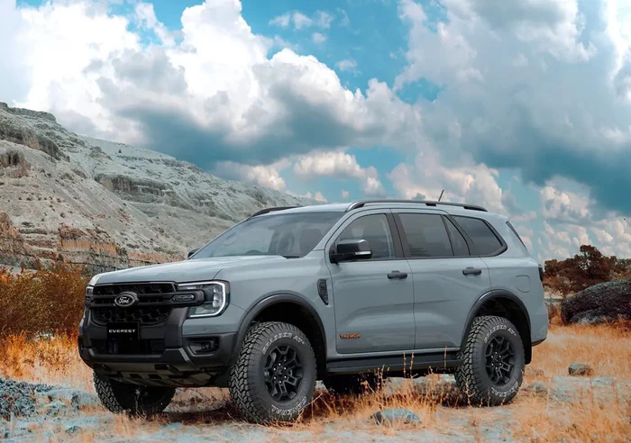 «Ford» «Toyota Land Cruiser Prado» bilen bäsleşýär: Iň kuwwatly «Ford Everest Tremor» tanyşdyryldy