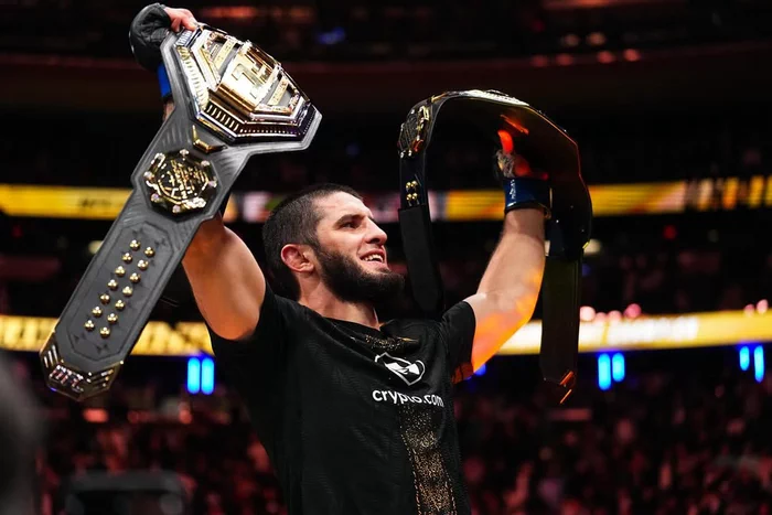 «MMA Fighting» Islam Mahaçewi «Ýylyň iň gowy söweşijisi» diýip yglan etdi