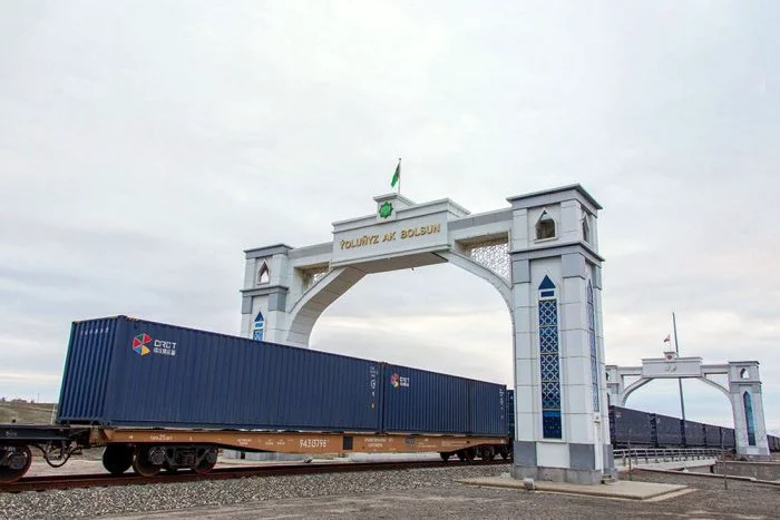 Узбекистан и Турция согласовали запуск контейнерных поездов через Туркменистан