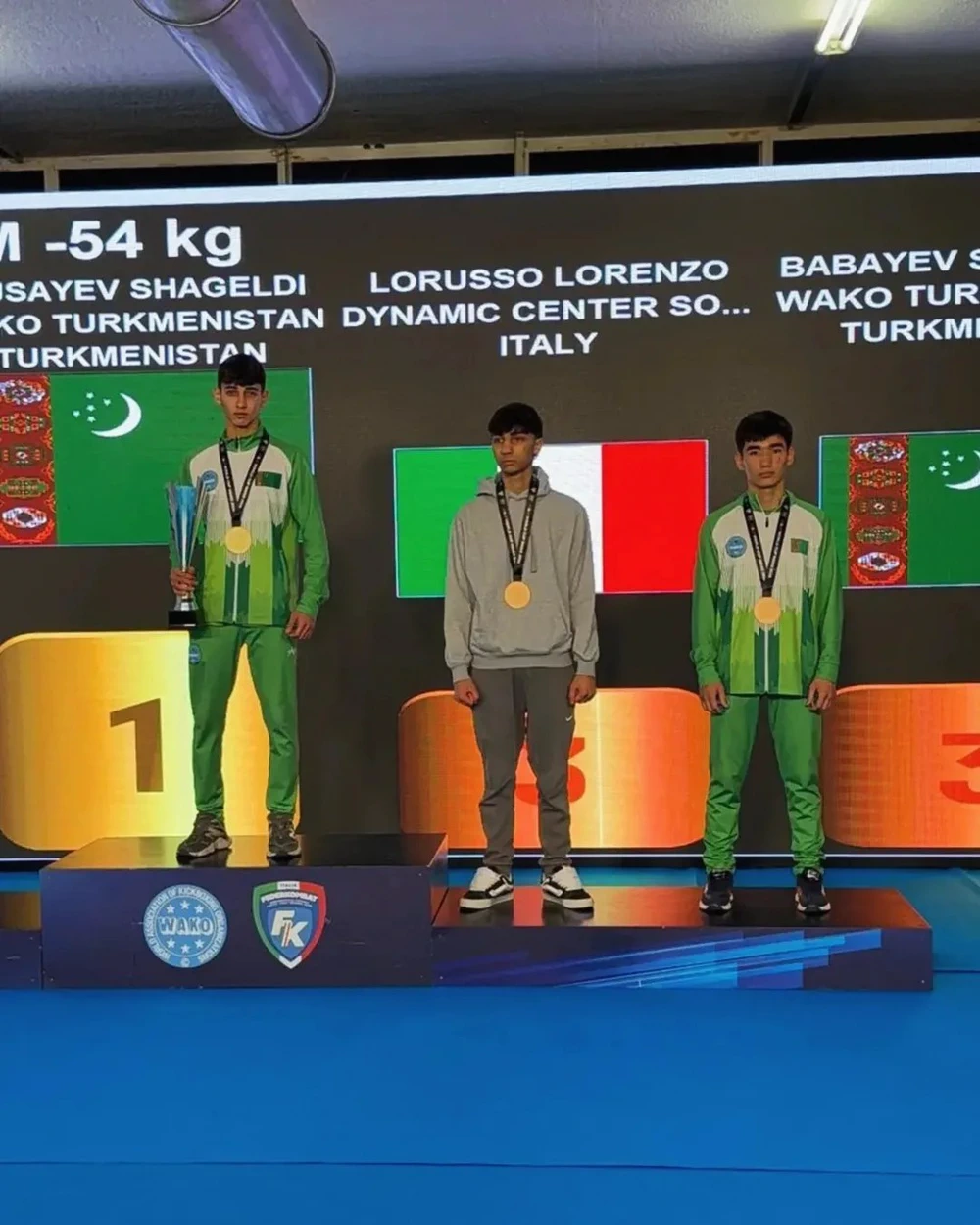 Türkmen kikboksçylarynyň üstünligi: Dünýä kubogynyň ilkinji günlerindäki 17 medal
