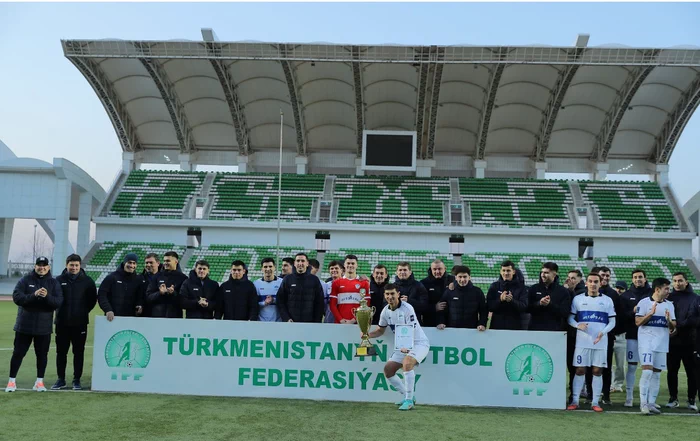 «Arkadag» topary bassyr ikinji ýyl Türkmenistanyň Futbol federasiýasynyň Kubogyna eýe boldy