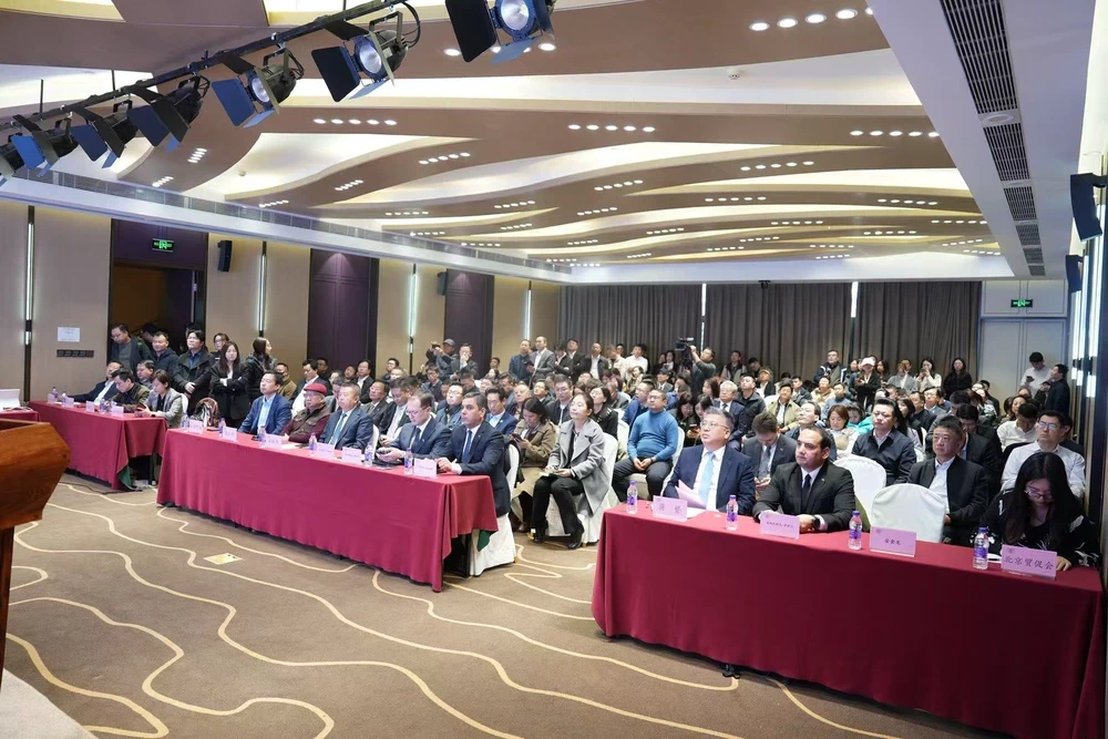 Aşgabat Hytaýyň işewürlerine garaşýar: Pekinde Türkmen-hytaý biznes-forumynyň tanyşdyrylyşy boldy