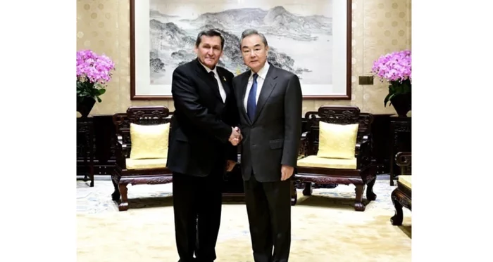 Raşid Meredow we Wan I türkmen-hytaý hyzmatdaşlygynyň esasy ugurlaryny ara alyp maslahatlaşdy