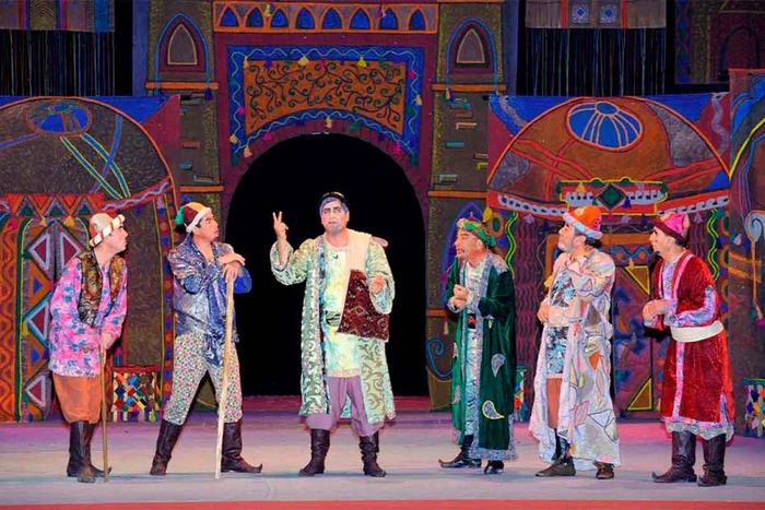 Agyr iş hepdesiniň ahyrynda medeniýetli dynç almagy unutmaň: ýurdumyzyň teatrlary size garaşýar