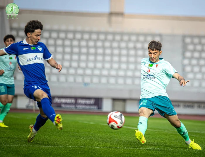 «Şagadamy» ýeňen «Arkadag» futbol topary ýaryş tertibiniň başynda