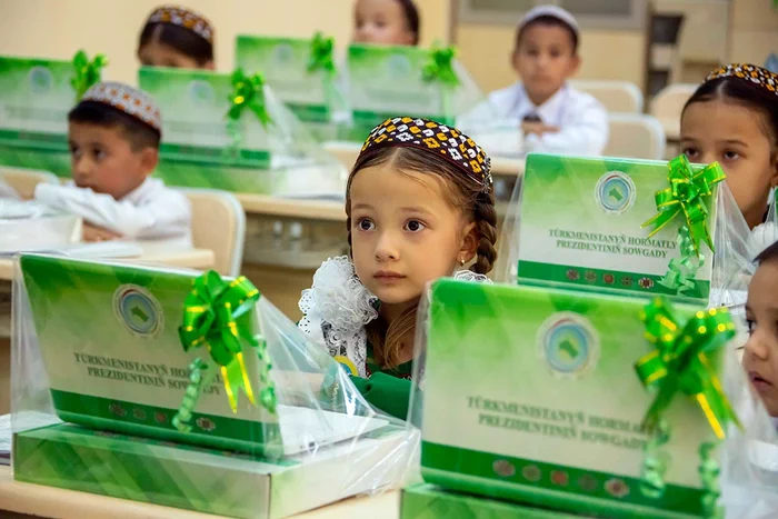 Bilim ministrligi ýurdumyzda öndürilýän noutbuk kompýuterlerini satyn almak barada şertnamalary baglaşar