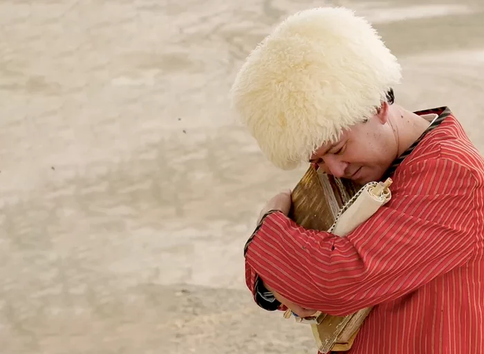Вышел новый клип Пальвана Халмырадова «Султан двух миров»