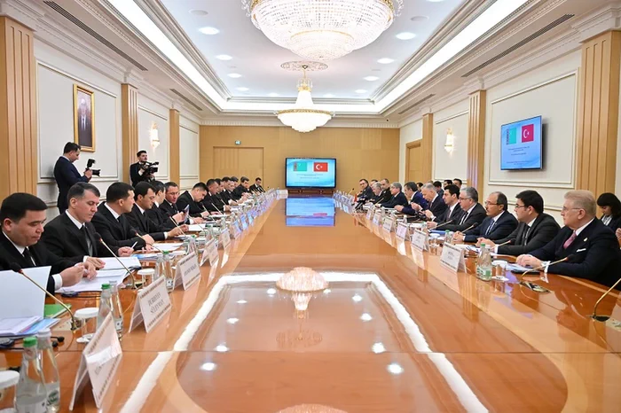 Ulag, logistika we energetika: Aşgabat we Ankara hyzmatdaşlygyň strategiki ädimlerini bellediler