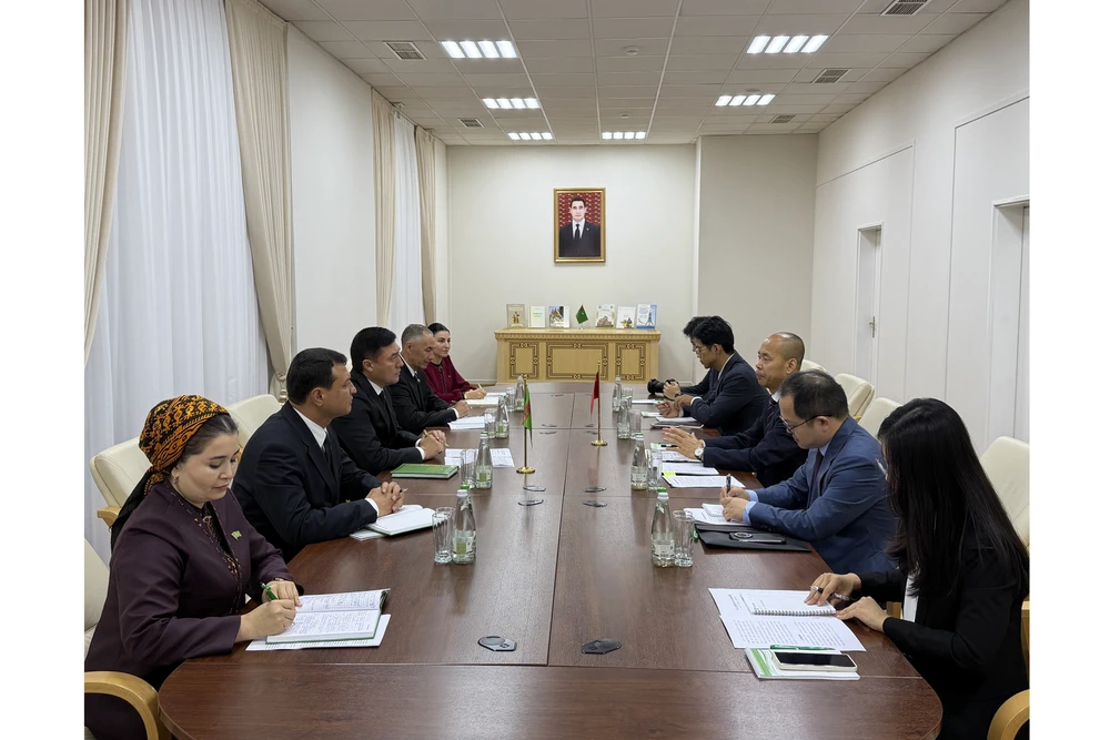 В Меджлисе Туркменистана состоялась встреча с Послом Китайской Народной Республики