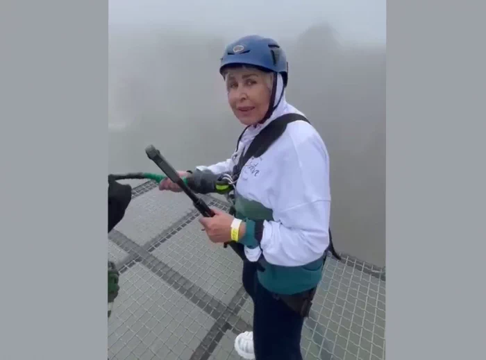 78-летняя уроженка Туркменистана совершила прыжок с тарзанки в Дагестане