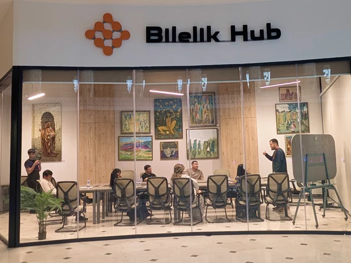 «Bilelik Hub» täze taslamalara we klublara kabul edýär: marketingden daşary ýurt ýokary okuw mekdeplerine taýýarlyga çenli