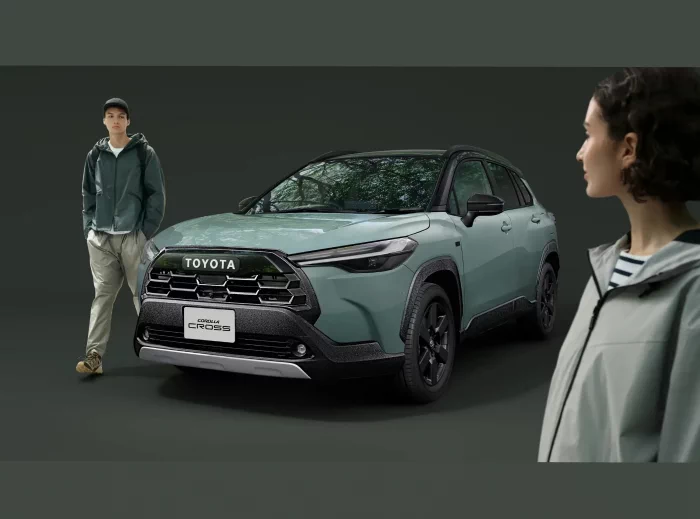 «Toyota» «Corolla Cross» modelini «Land Cruisere» meňzetdi