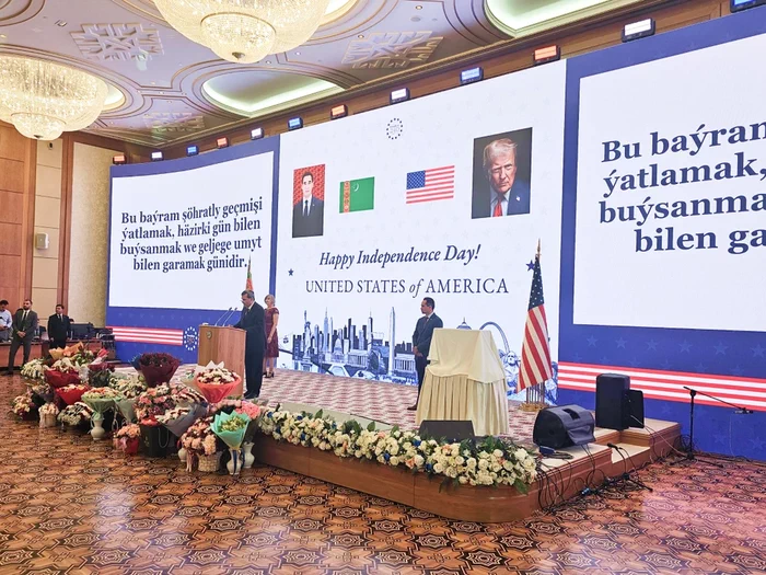 Aşgabatda ABŞ-nyň Garaşsyzlygynyň 250 ýyllygy mynasybetli dabaraly kabul edişlik boldy