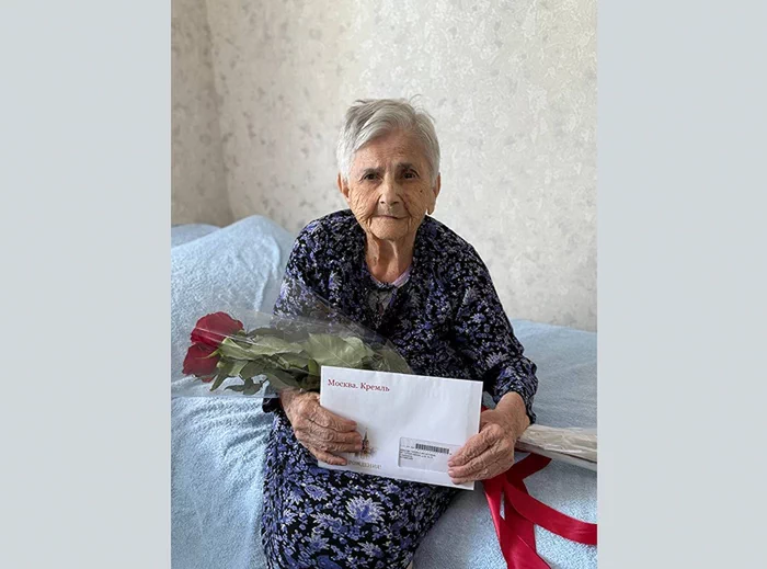 Wladimir Putin 98 ýaşly aşgabatly tyl zähmetkeşine gutlag iberdi