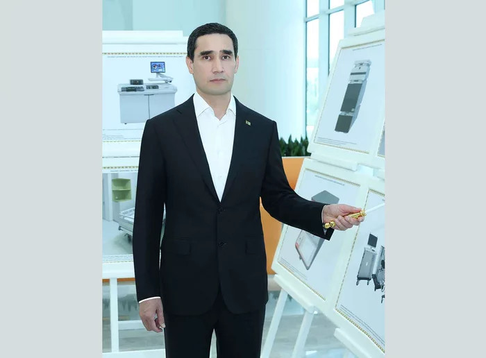 Türkmenistanyň Prezidenti Serdar Berdimuhamedow Halkara pediatriýa merkeziniň gurluşyk işleri bilen tanyşdy