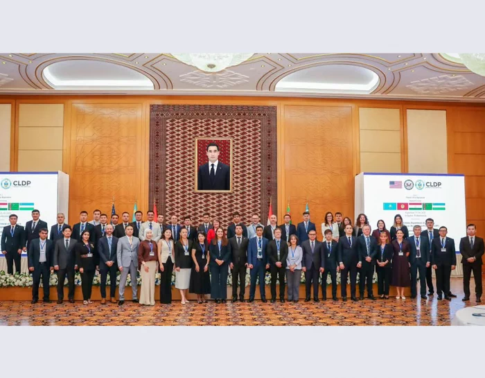 Aşgabatda «C5+1: ygtybarly emeli aň we sanlylaşdyrma» atly seminar geçirildi