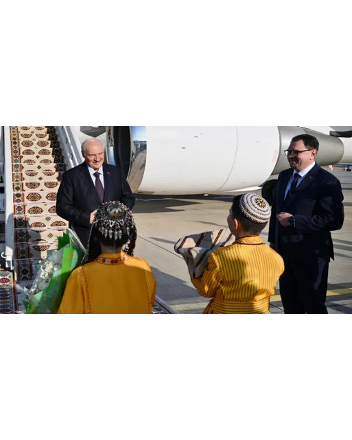 Президент Республики Беларусь Александр Лукашенко прибыл в Туркменистан