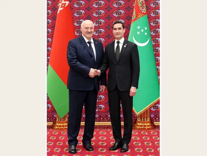 Prezident Serdar Berdimuhamedow Aleksandr Lukaşenko bilen duşuşdy